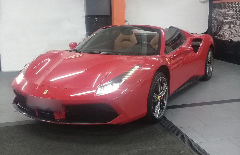 FERRARI 488 SPIDER Rouge