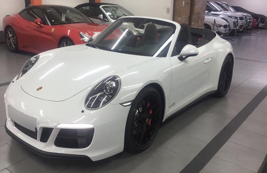 rent-porsche-911-GTS-findurcars